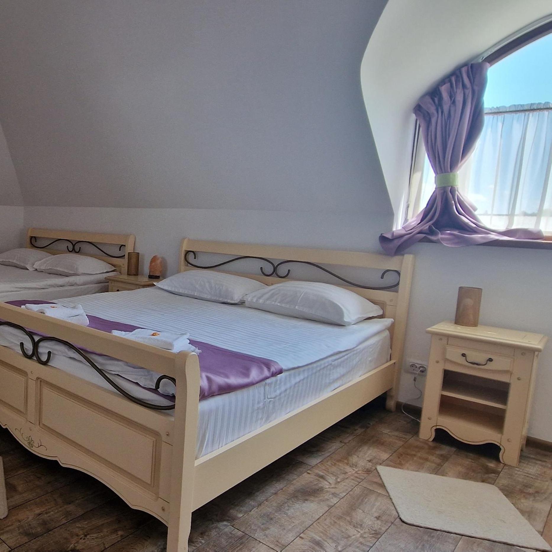Provence Suceava Hotel Exterior foto