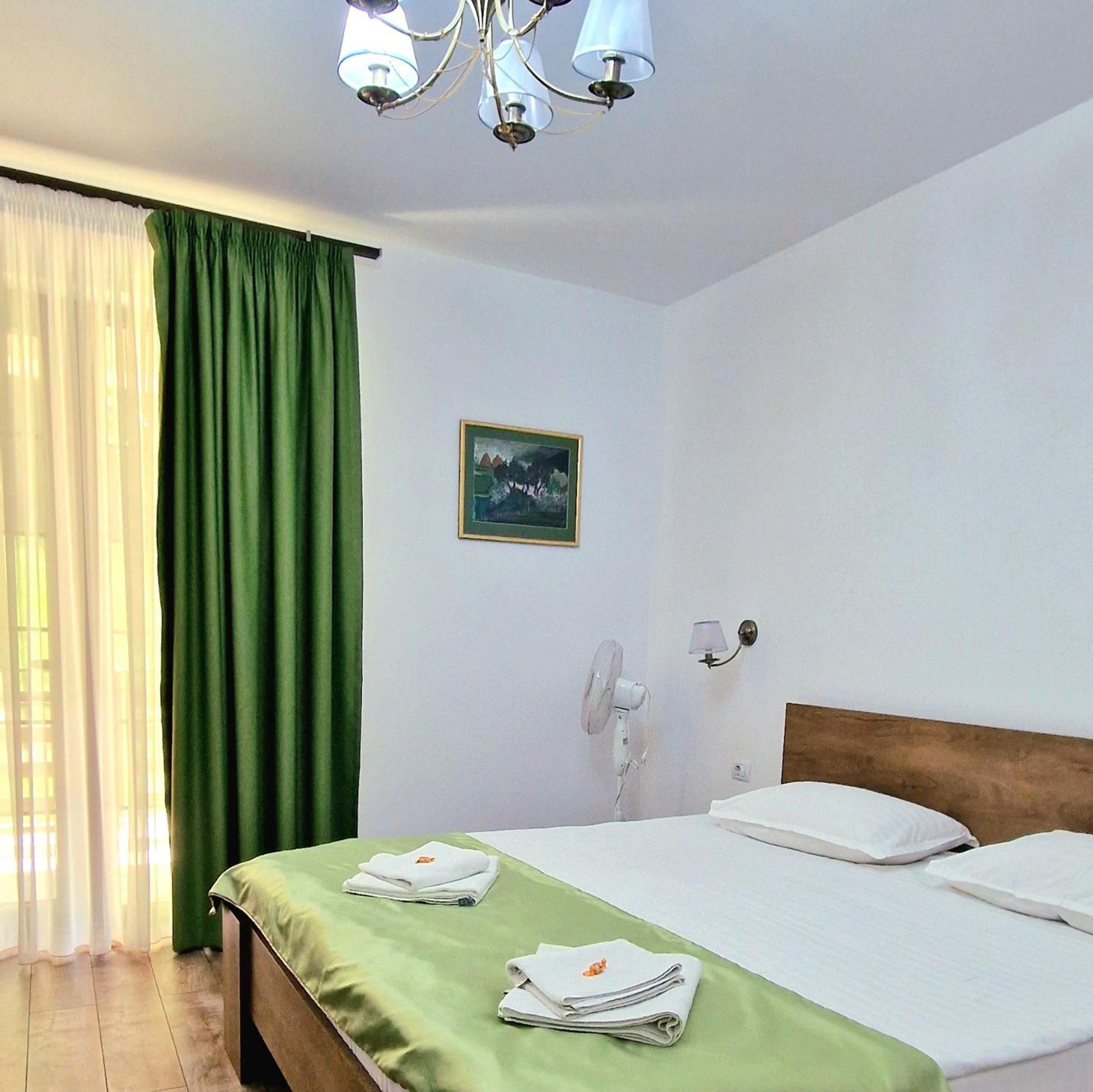 Provence Suceava Hotel Exterior foto
